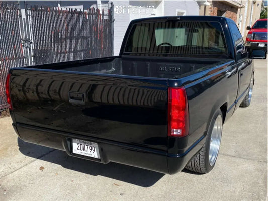 Sierra Silverado 1988 - 1997 also fits '98 - '02, Yukon 1992 - 1999, Tahoe 1992 - 1999, Suburban 1992 - 1999 Tail light GM2800104 GM2801104