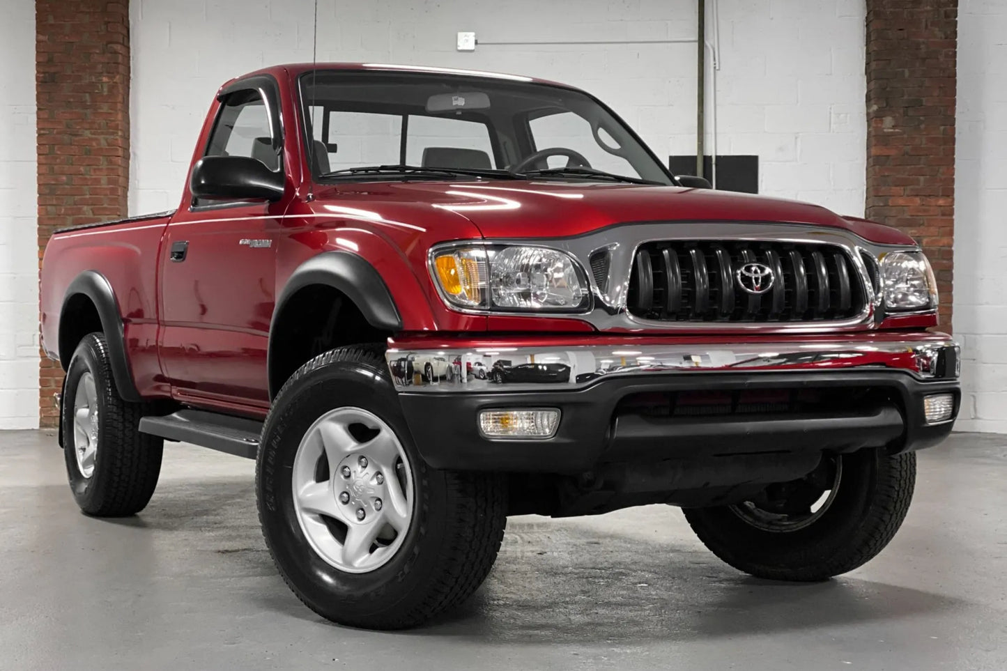 Toyota Tacoma 2001 - 2004 Front Chrome Bumper and Plastics TO1002174