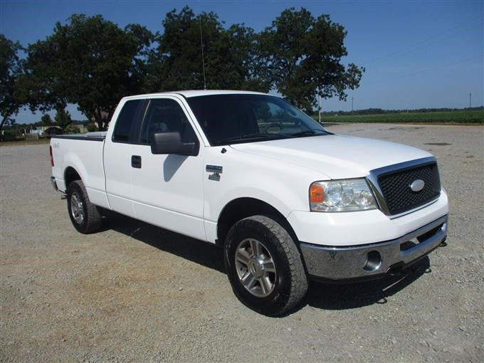 Ford F150 2004 - 2008 Rear Bumper Chrome with Sensor holes FO1103138