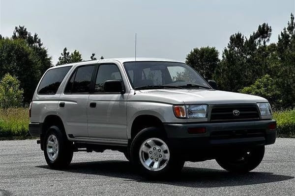 Toyota 4Runner 1996 - 2002 * Fits 1999-2002 Front Bumper - Primed TO1002161