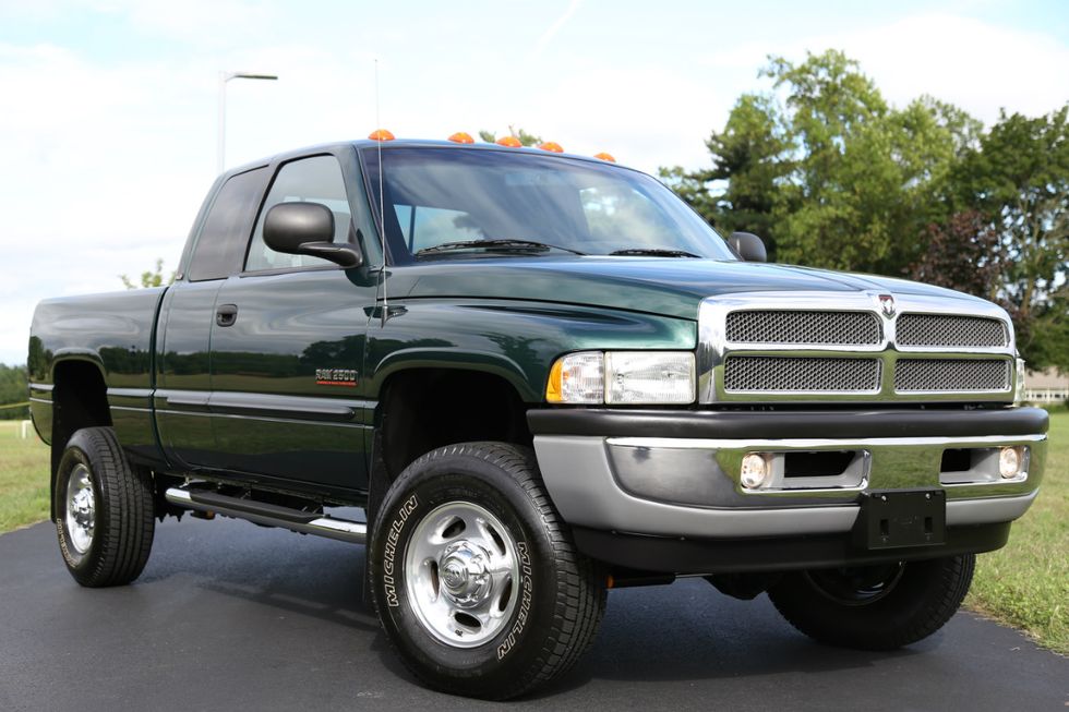 Dodge RAM 1994 - 2001 1500 2500 3500 Pickup Front Chrome Bumper Assembly