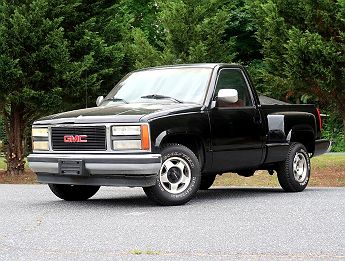 Sierra Silverado 1988 - 1997 also fits '98 - '02, Yukon 1992 - 1999, Tahoe 1992 - 1999, Suburban 1992 - 1999  Front Chrome Bumper GM1002802