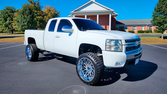 2007 - 2013 Chevrolet Silverado Front Chrome Bumper with Center Air Hole GM1002831