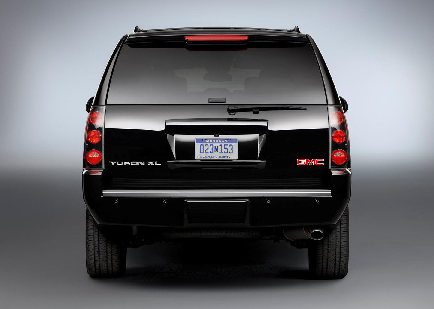 Tahoe Yukon 2007 - 2014 Cadillac Escalade Rear Bumper Cover GM1100785