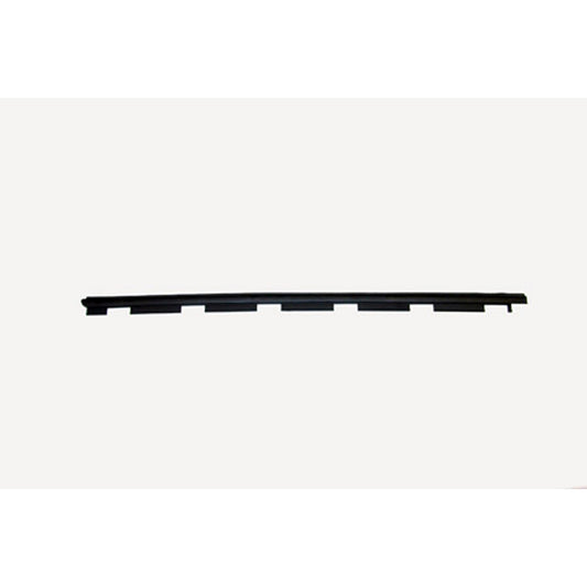 1988-2002 CADILLAC ESCALADE / CHEVROLET BLAZER SILVERADO SUBURBAN TAHOE / GMC SIERRA SUBURBAN YUKON Door Weatherstrip Front Passenger Side