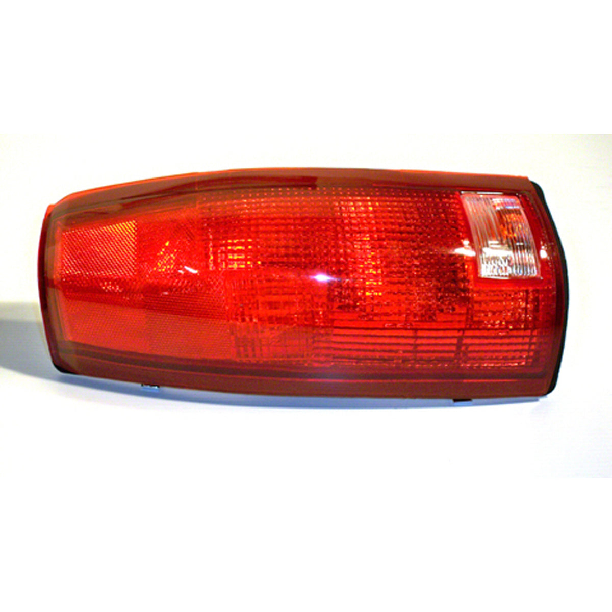 1988-2000 CHEVROLET BLAZER SILVERADO SUBURBAN TAHOE / GMC SIERRA SUBURBAN YUKON Tail Light Lens And Housing Driver Side
