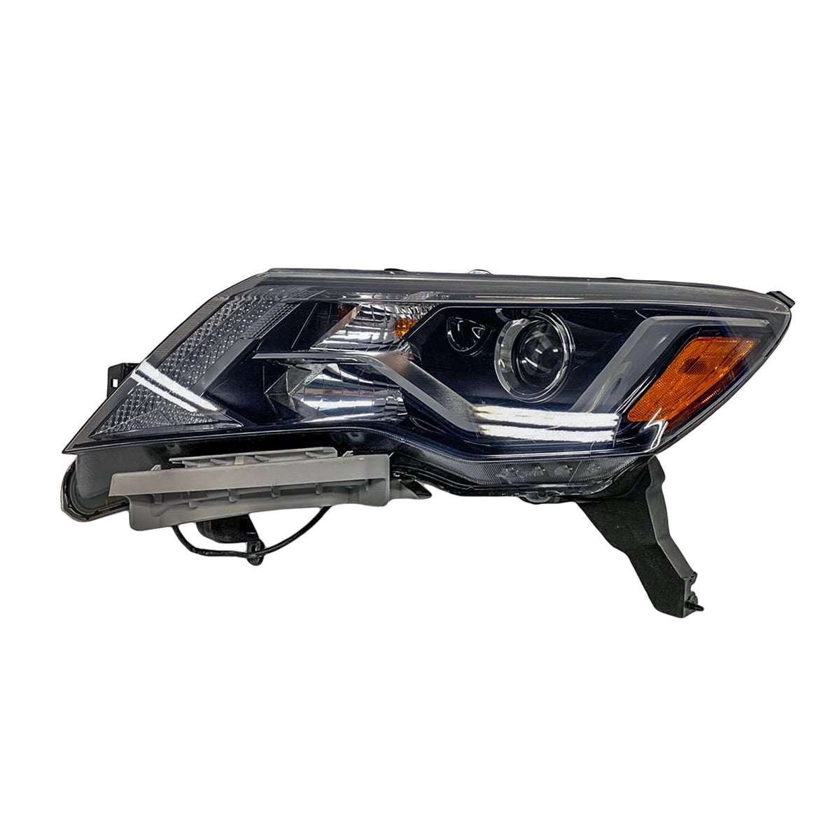 2017-2020 NISSAN PATHFINDER Halogen Headlight Assembly Driver Side