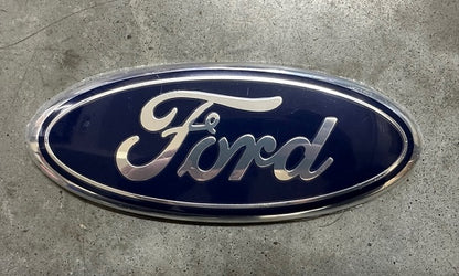 Ford F250 F350 F450 1999 - 2007 Grille Emblem 7"