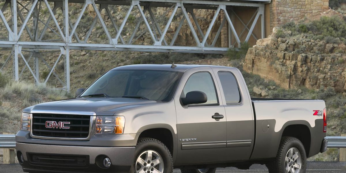 Sierra 2007 - 2013 GMC Sierra 1500 Chrome Front bumper GM1002833 w/o center hole